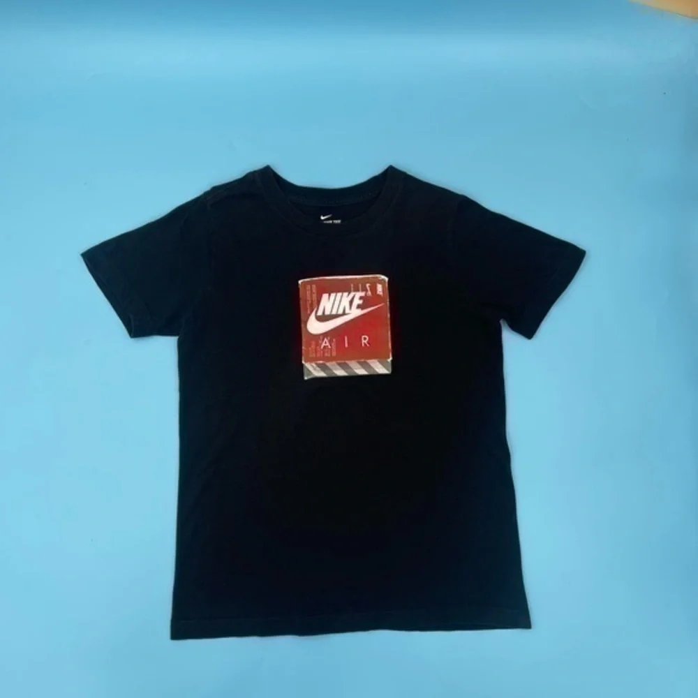 NIKE Air Graphic Tee